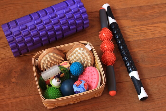 I tested: fitness recovery using accessories: self-massage, acupressure mat and infrared lamp