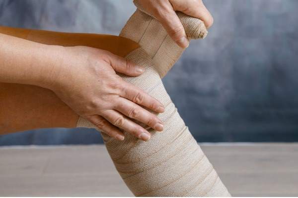 elastic bandage for swollen legs